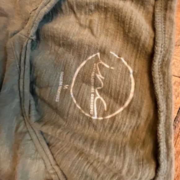 ~INC~ Top - Medium - Picture 4 of 4